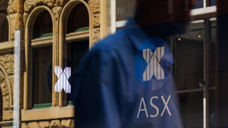 ASX sees Christmas spending surge as oil uncertainty grows