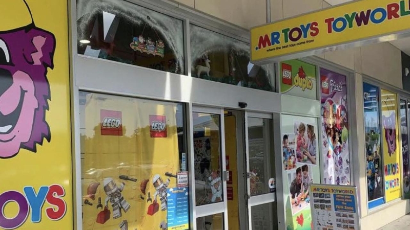 Helensvale, Gold Coast: Anonymous community member pays off dozens of lay-bys at toy store