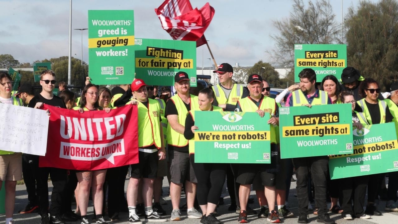 Woolworths reaches EBA deal with unionised workers