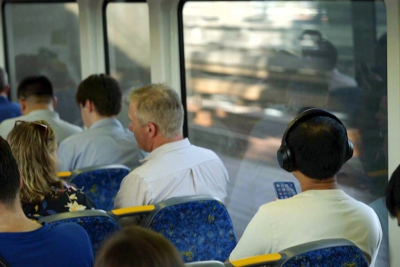 High number of Sydney train drivers off sick 'coordinated' to disrupt services, government tells tribunal