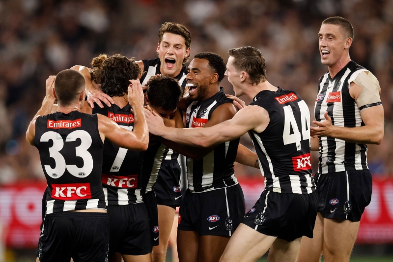 Collingwood demolishes poor Port Adelaide, Western Bulldogs too strong for North Melbourne, Brisbane clip Sydney again