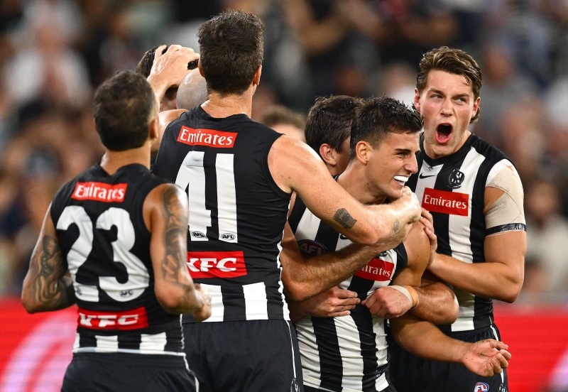 Collingwood demolishes poor Port Adelaide, Western Bulldogs too strong for North Melbourne, Brisbane clip Sydney again