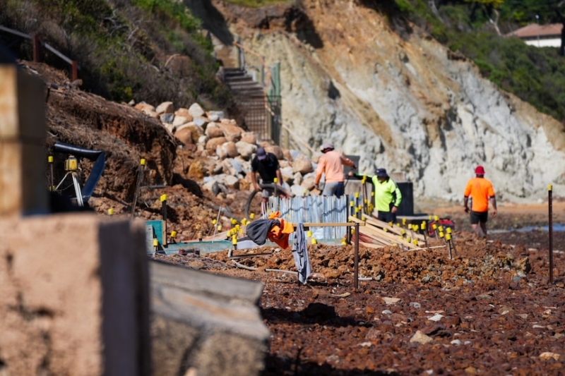 Community concerns raised over construction works along section of Frankston Beach