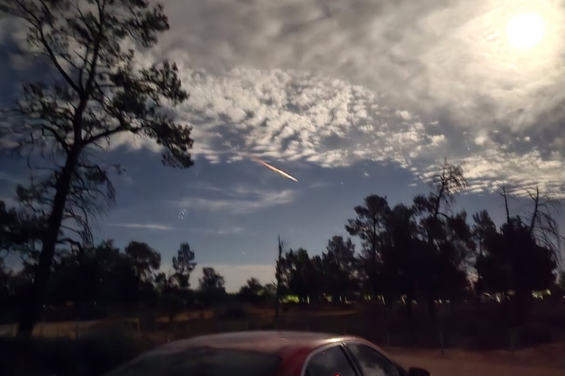 Slow-moving burning object in southern Australian skies prompts calls for regulation of space junk